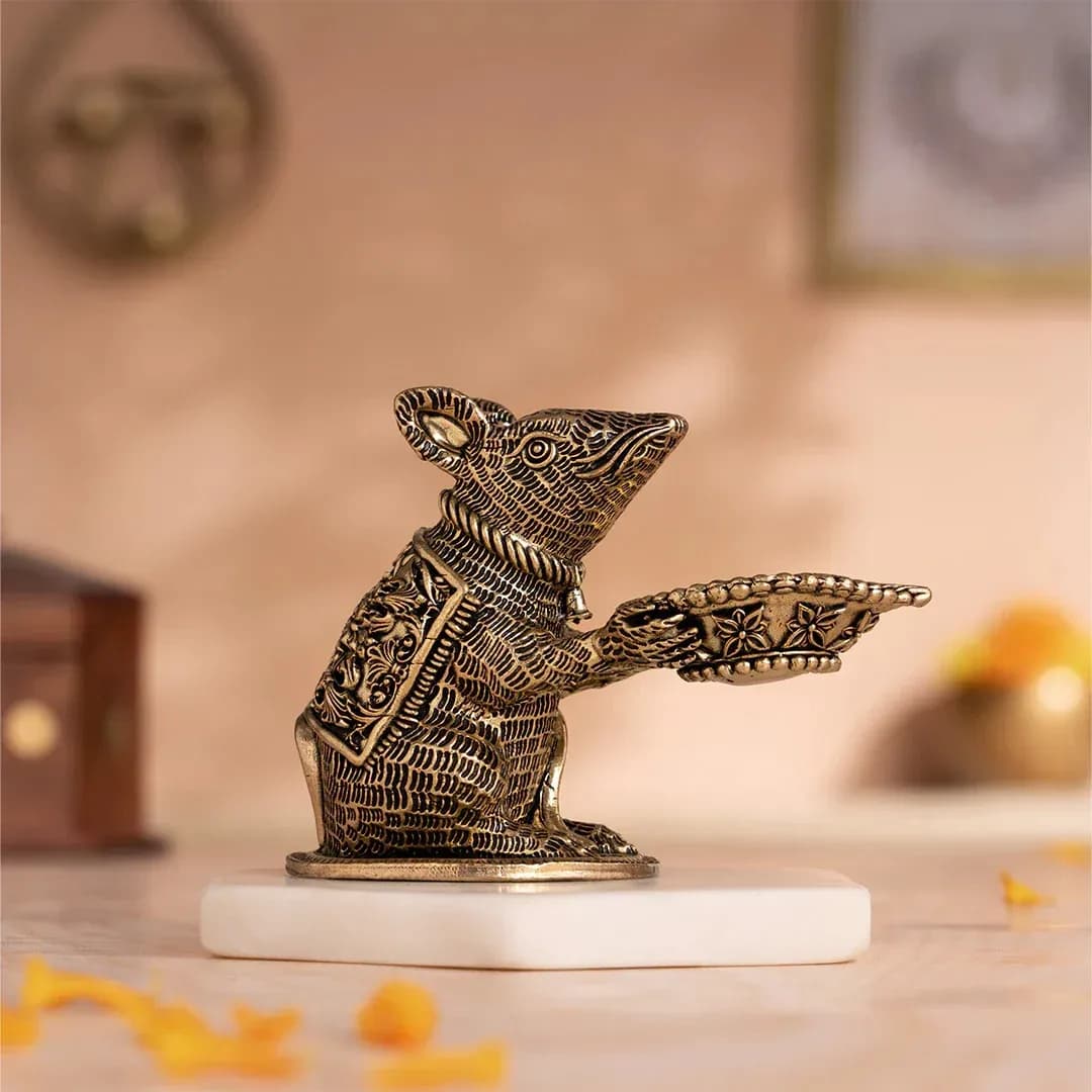 Brass Mushak Diya for Pooja, Antique Aarti Diya (3 Inch)